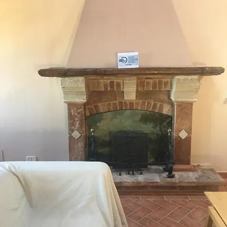 Colle Dei Falchi 컨트리하우스